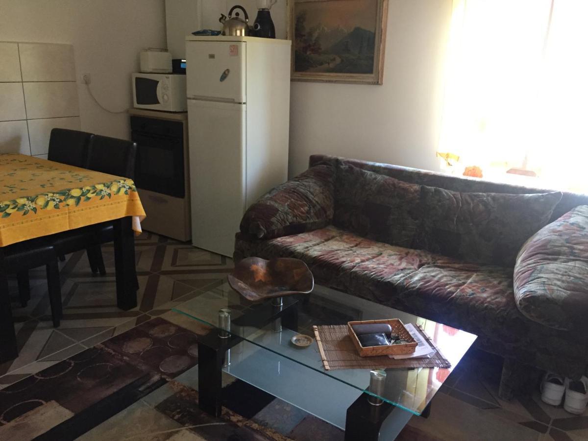 Casa Rustica Cu Terasa Villa Mediaş Exteriör bild